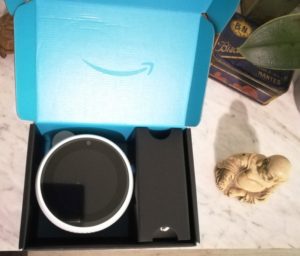Unobixing et installation de l'Amazon Echo Spot