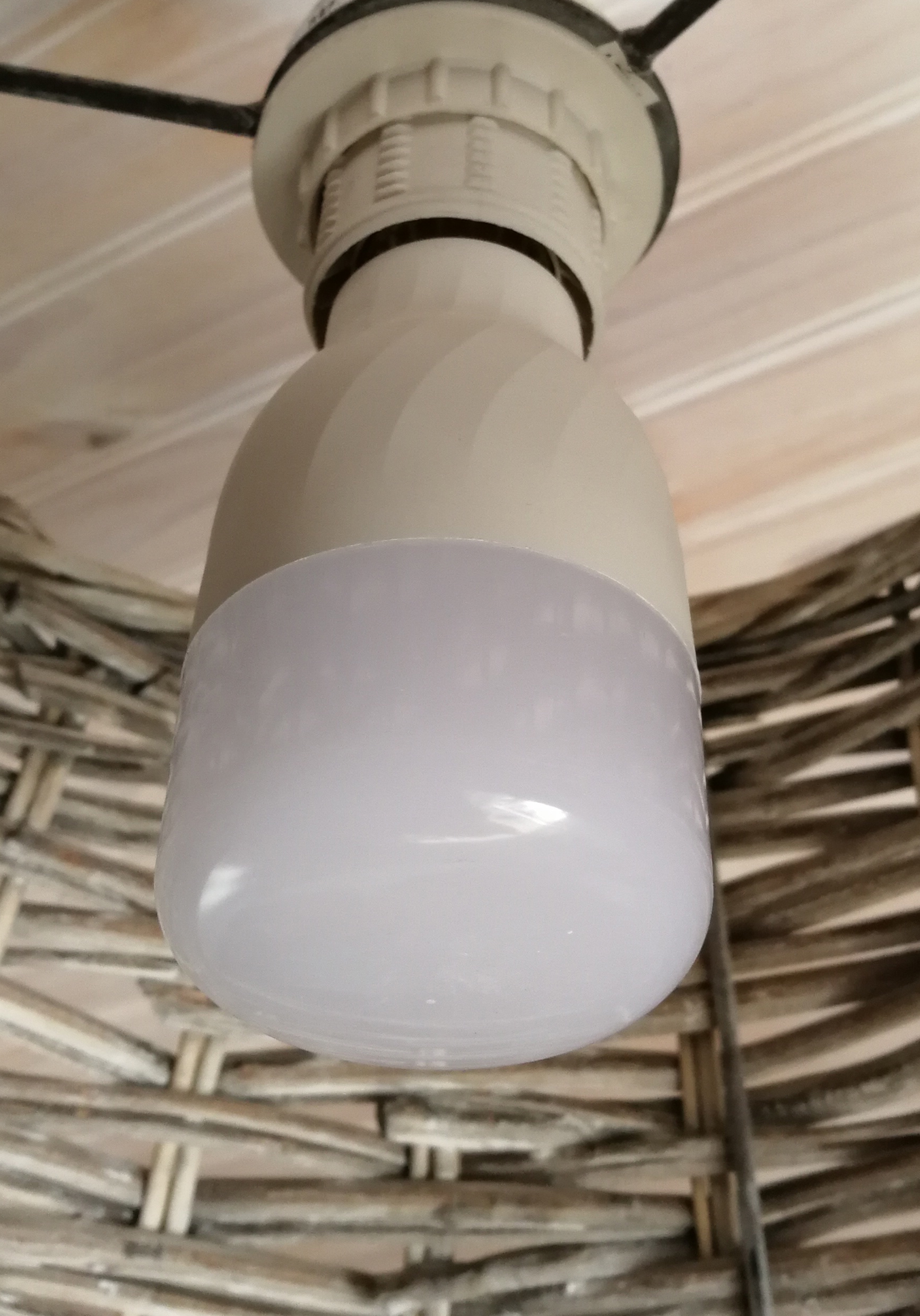 Tutoriel Choisir ses ampoules connectées Les Alexiens