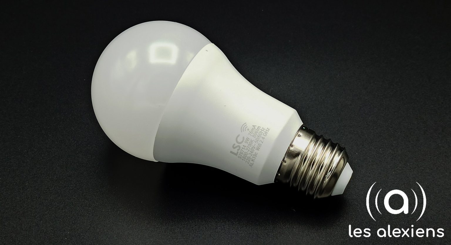 Test Ampoule LSC Smart Connect : connectée et pas chère – Les Alexiens