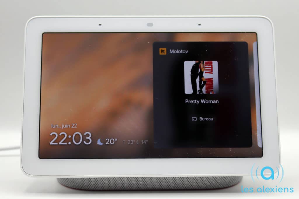 Google Nest Hub : Molotov est gratuit !