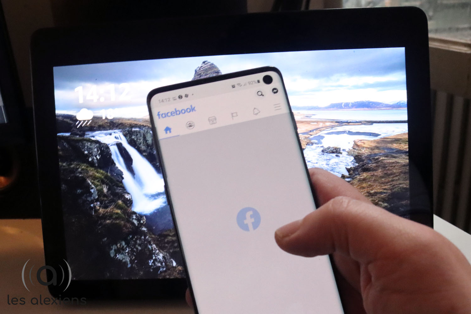 Amazon Echo Show : vos photos Facebook et Instagram avec Alexa – Les ...