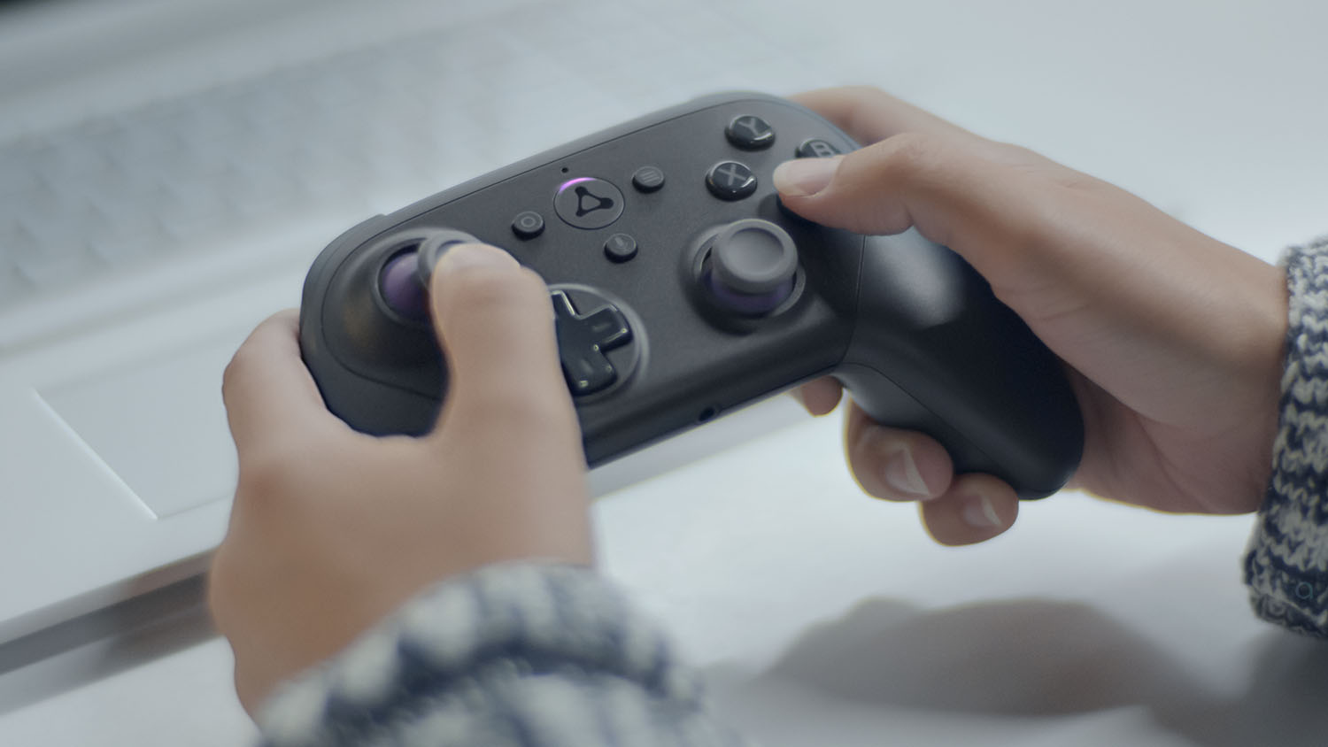 La manette  Luna est nativement compatible MFi pour les Mac ou les  iPhone – Le journal du lapin