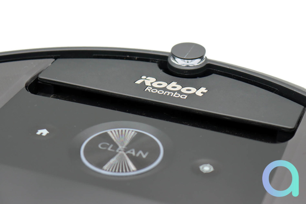 Les boutons du iRobot Roomba i7+