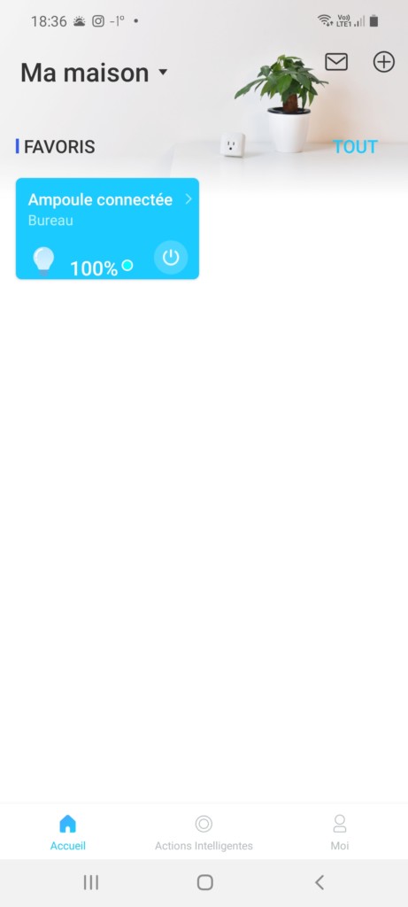 Application TP-LINK Tapo avec affichage du coloris de l'ampoule en cyan