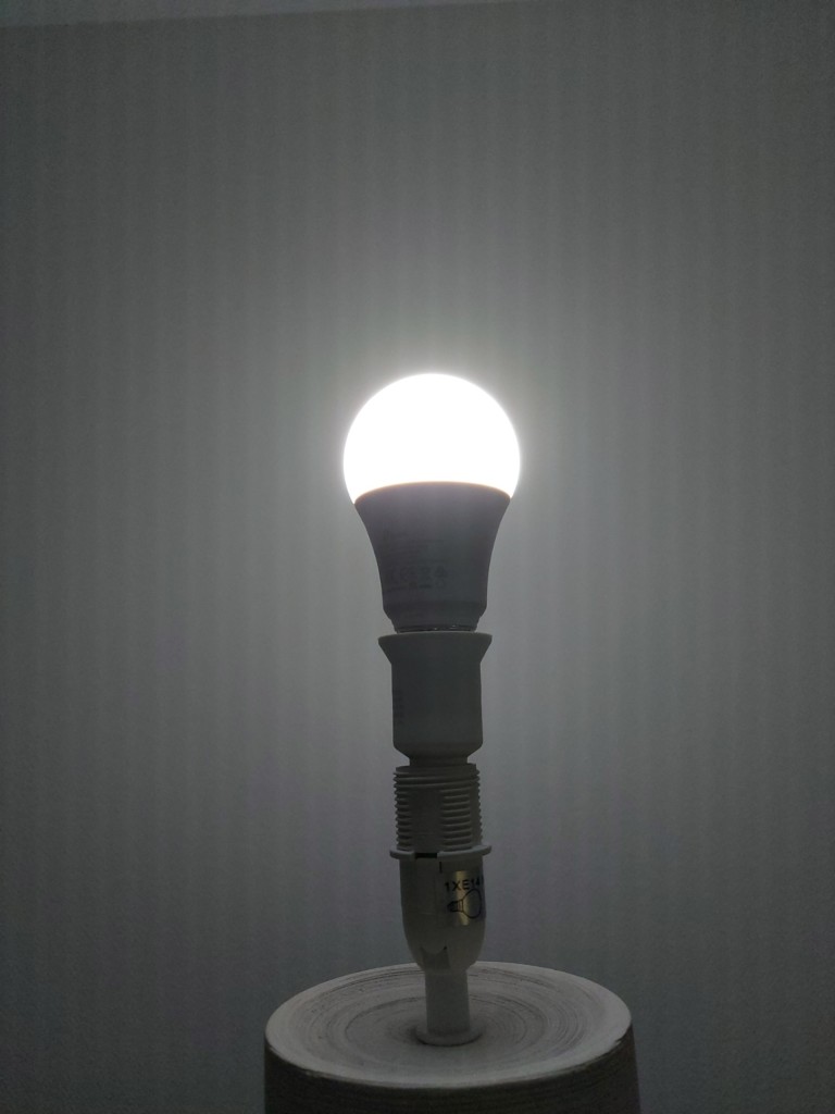 Test TP-Link Tapo L530E : l'ampoule LED E27 smart color qui vous