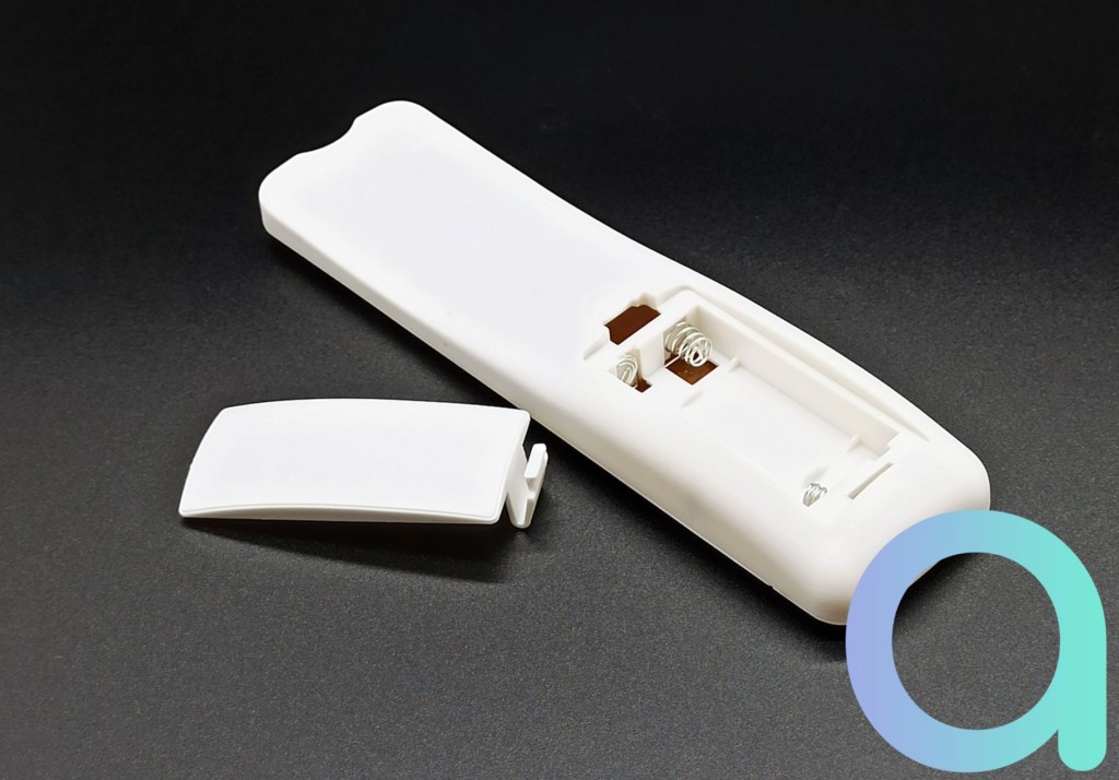 Dessous de la télécommande du plafonnier connecté Wi-Fi AQOTER