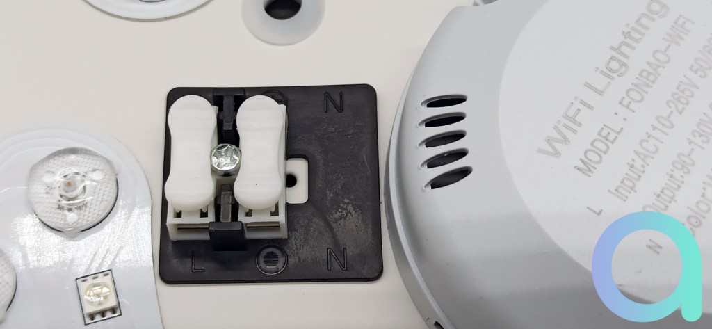 Domino pour raccordement électrique Neutre et Phase et non Phase et Terre dans le plafonnier AQOTER
