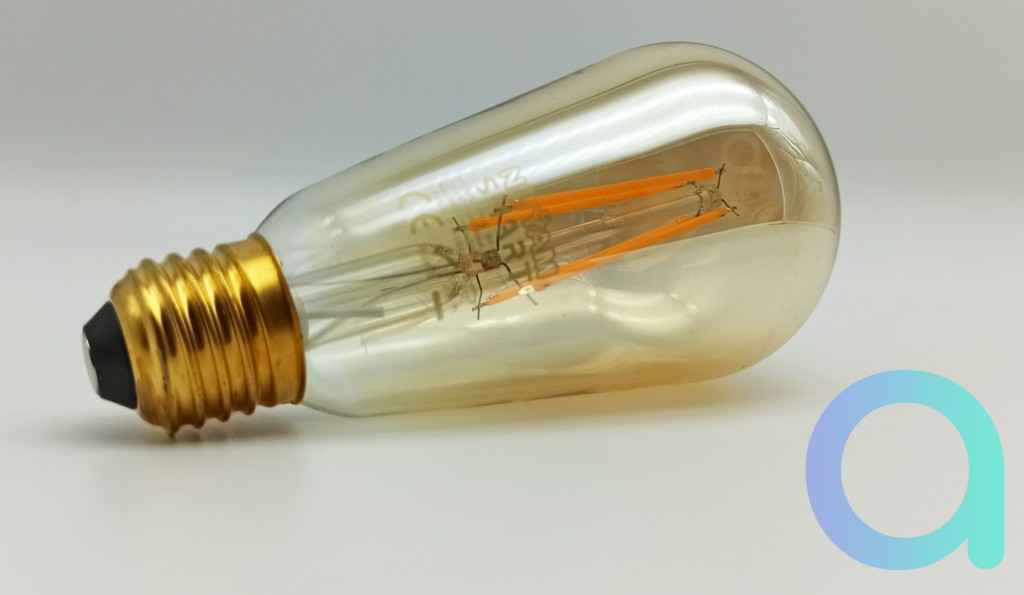 ampoule connectée ST64 avec globe en verre de Nityam Smart