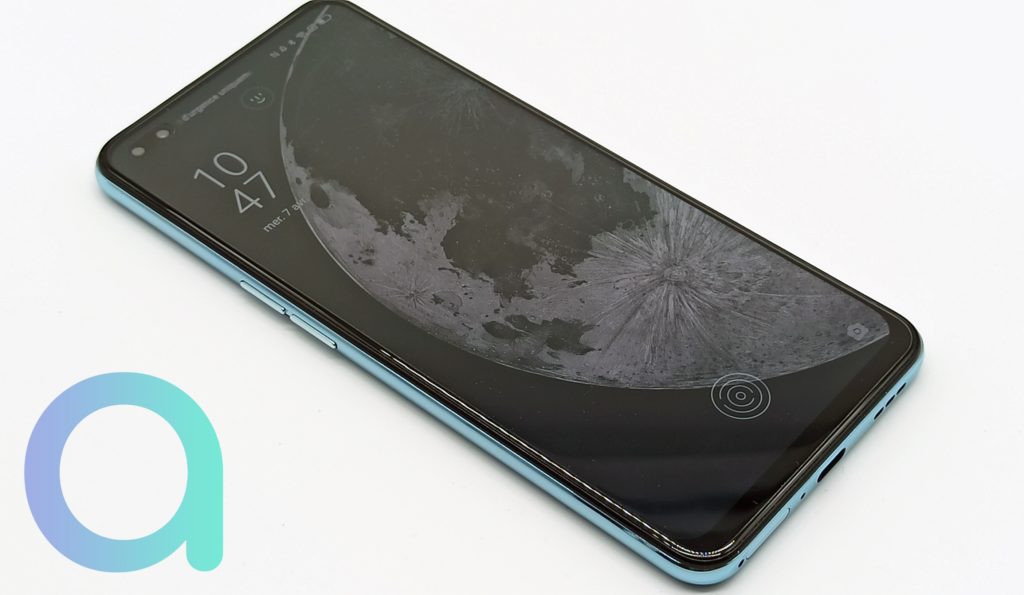 Ecran d'accueil du smartphone OPPO Reno4 compatible réseau 5G