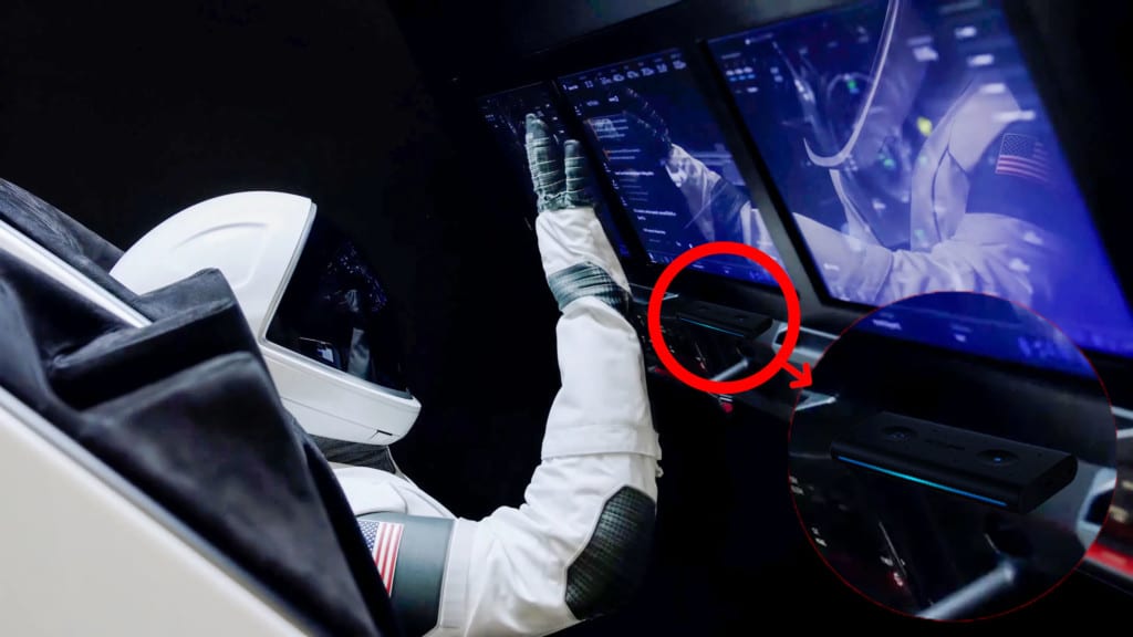 Echo Auto dans la capsule spatiale Crew Dragon de SpaceX