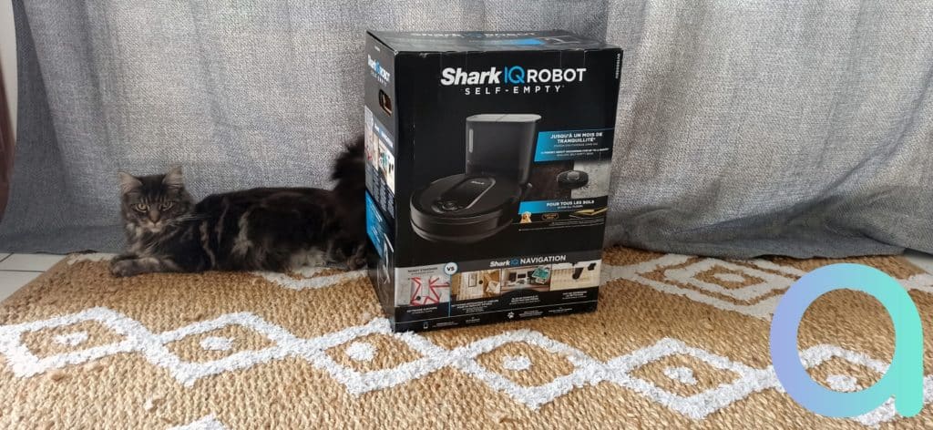 Carton de l'aspirateur Shark IQ Robot