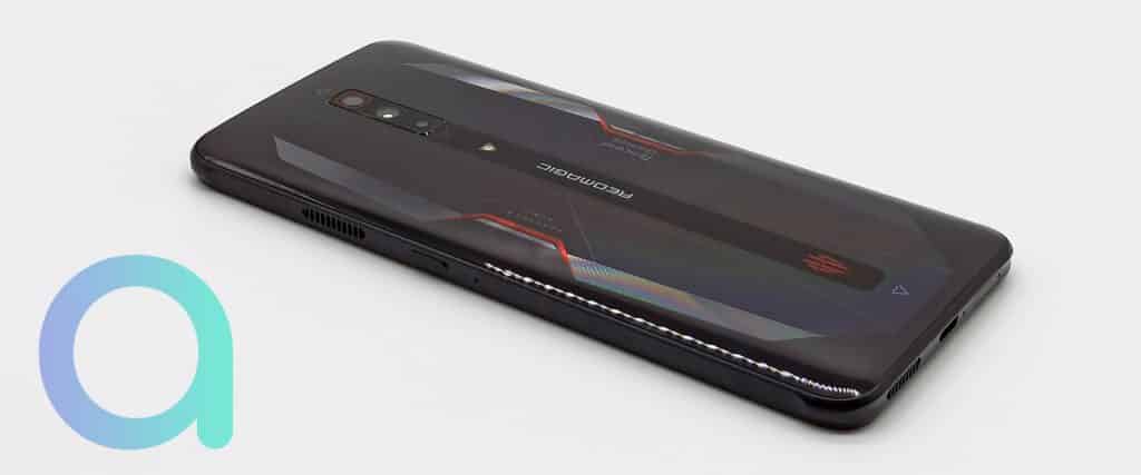 Smartphone de gammer le Nubia RedMagic 6 Est équipé de 2 zones tactiles sur la tranche supérieure