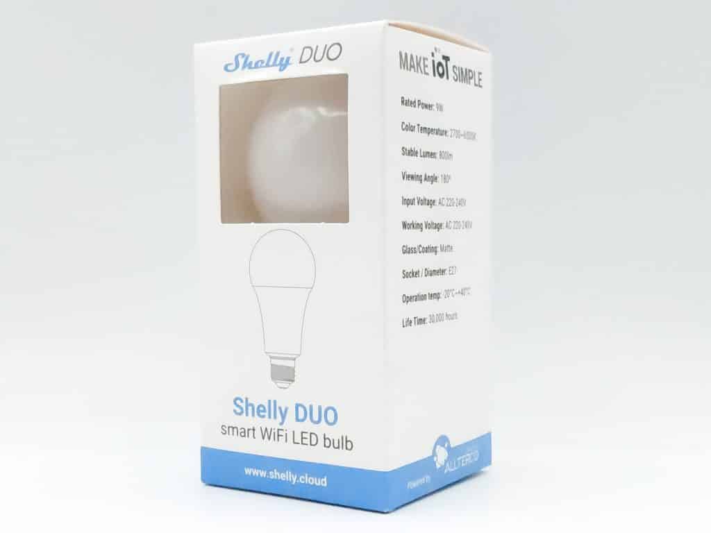 Shelly présente son ampoule dans un packaging en parti translucide laissant voir l'ampoule Duo