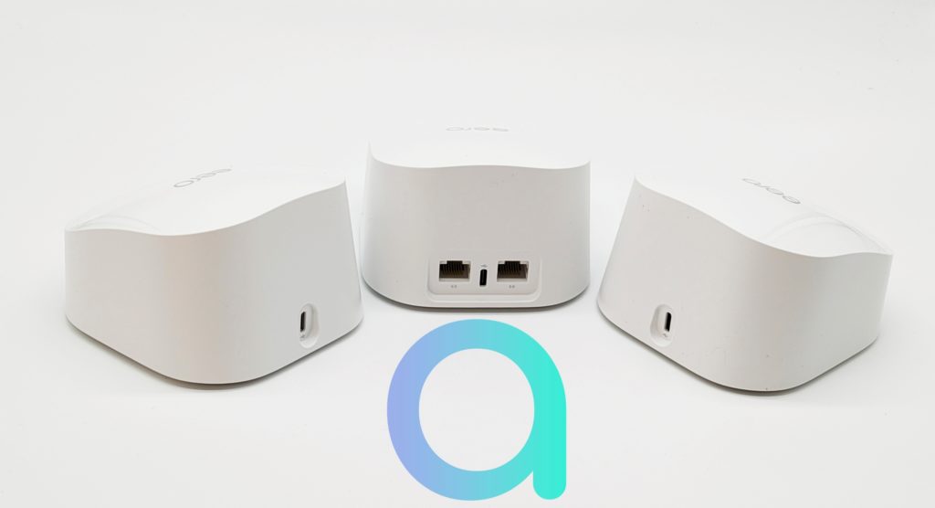 Vue arrière des 3 modules Mesh Amazon eero 6