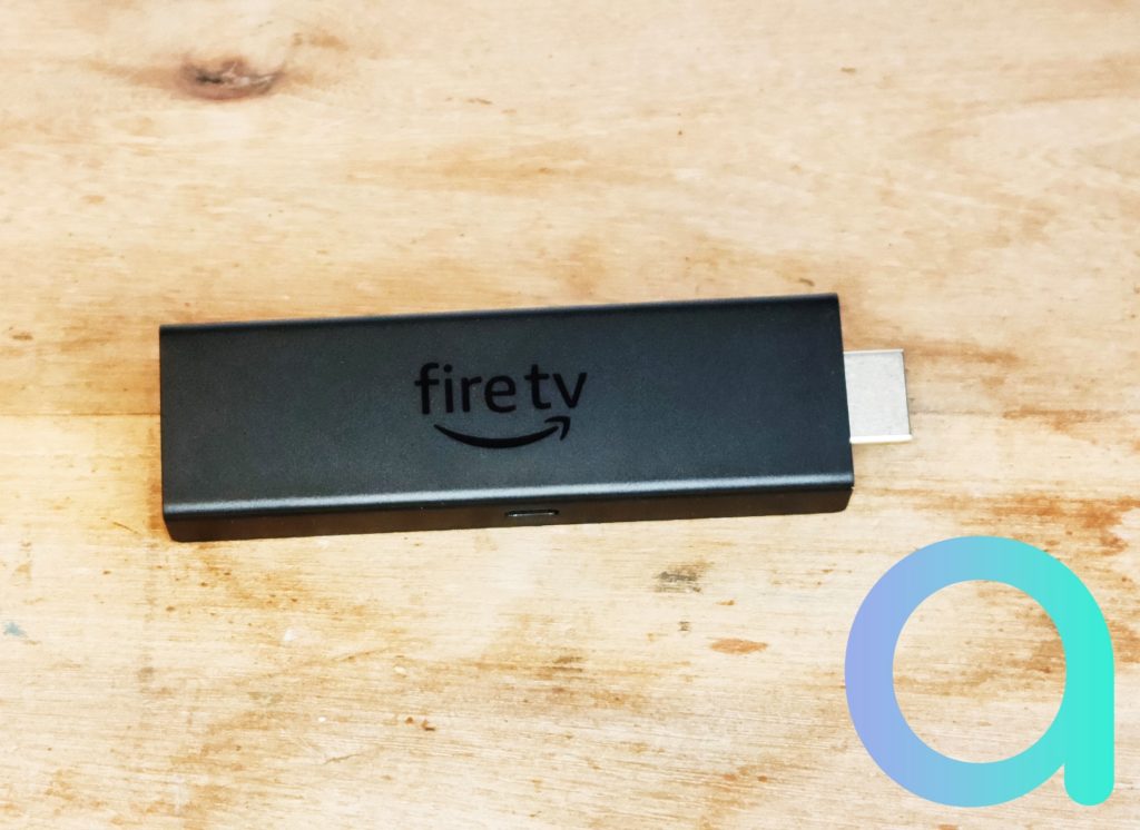 Petite dimension pour cette clé HDMI qu'est le Fire Stick 4K Max