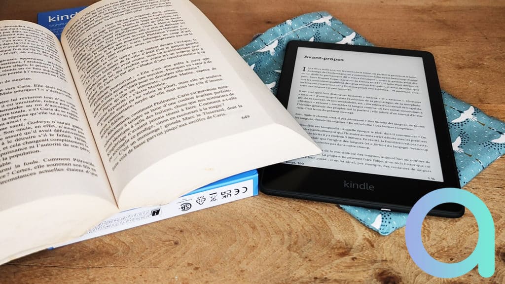 Les dimensions de la Kindle Paperwhite 2021 Signature édition sont très proches de celles d'un livre de poche