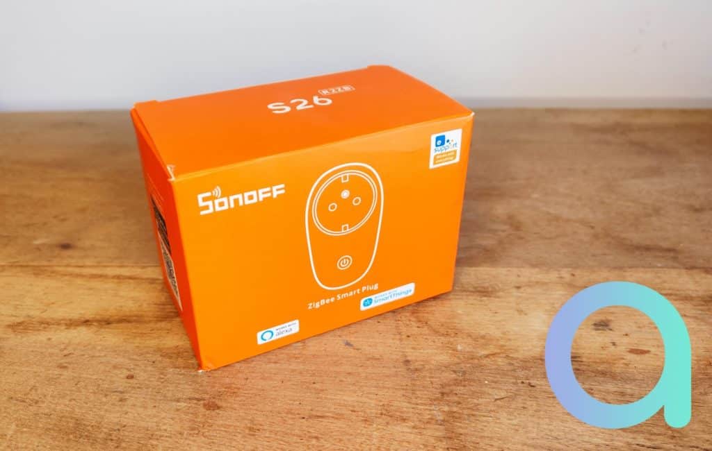 Coffret orange, couleur de Sonoff pour sa prise ZigBee S26R2ZB