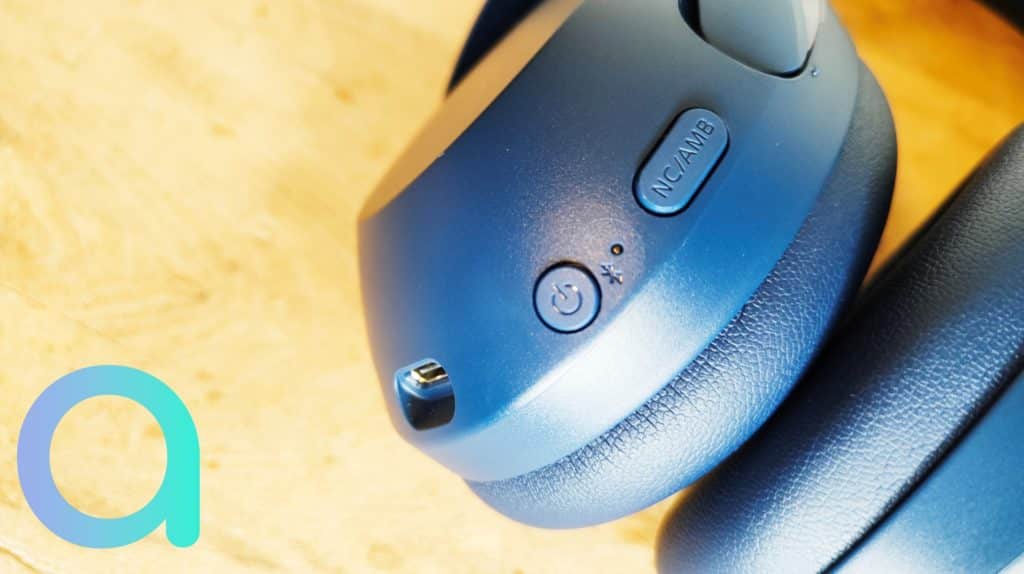 Seuls 2 boutons fonctions sont prévus sur la coque du casque WH-XB910N XtraBass de Sony
