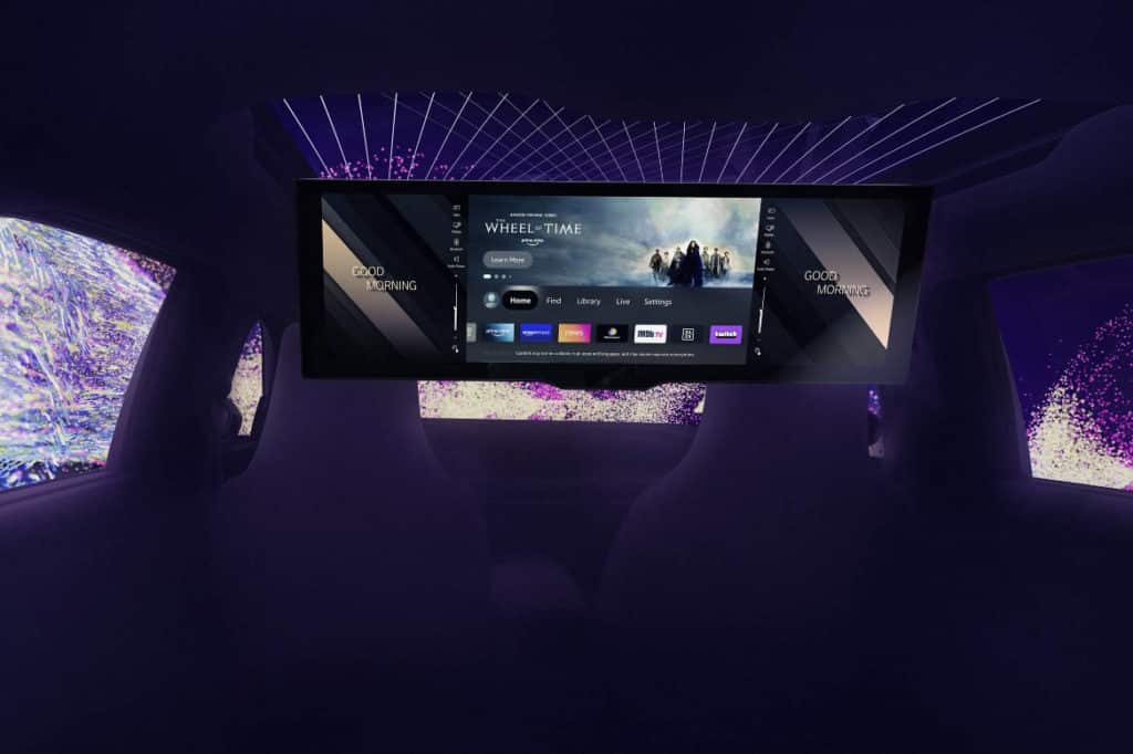 Un écran avec Fire TV dans une voiture