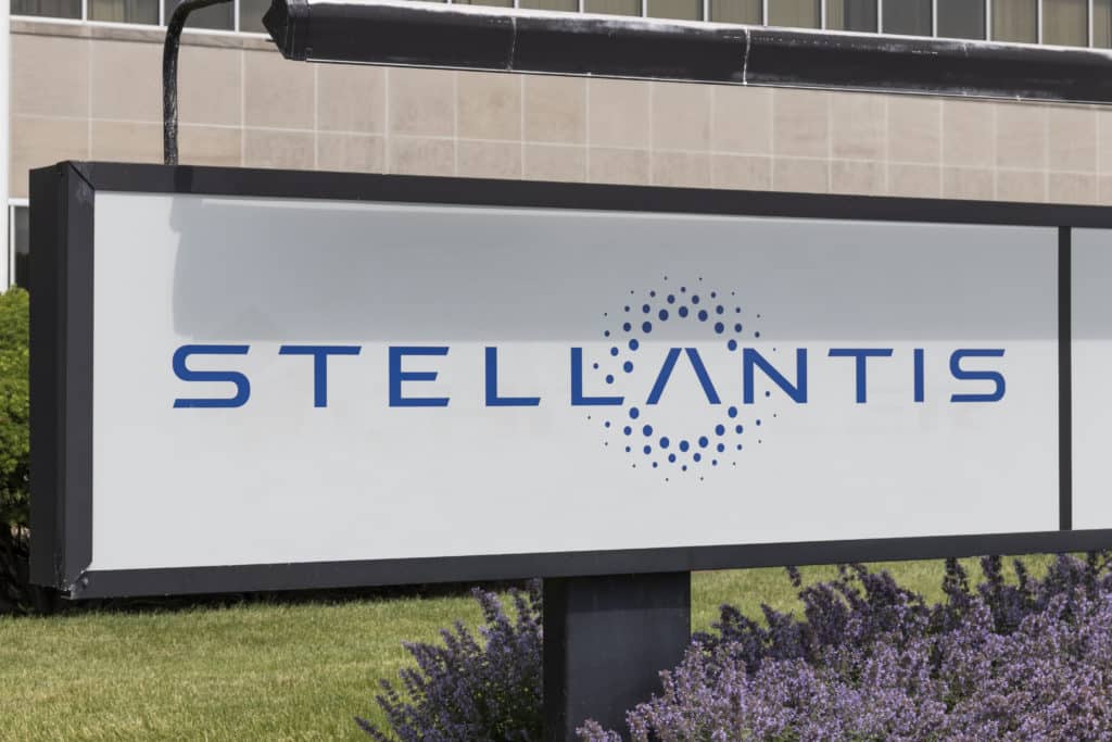 Stellantis et Amazon signe un partenariat historique autour de la voiture connectée