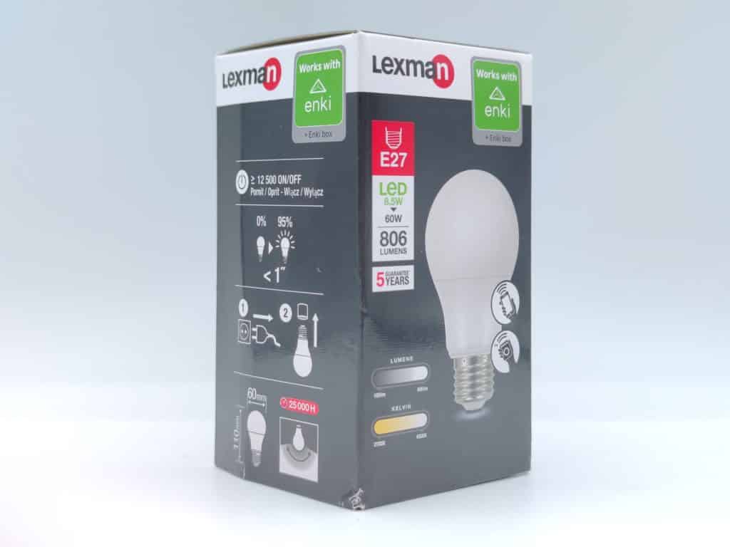 Lexman présente son ampoule dans un emballage sobre avec l'indication de compatibilité avec la box Enki