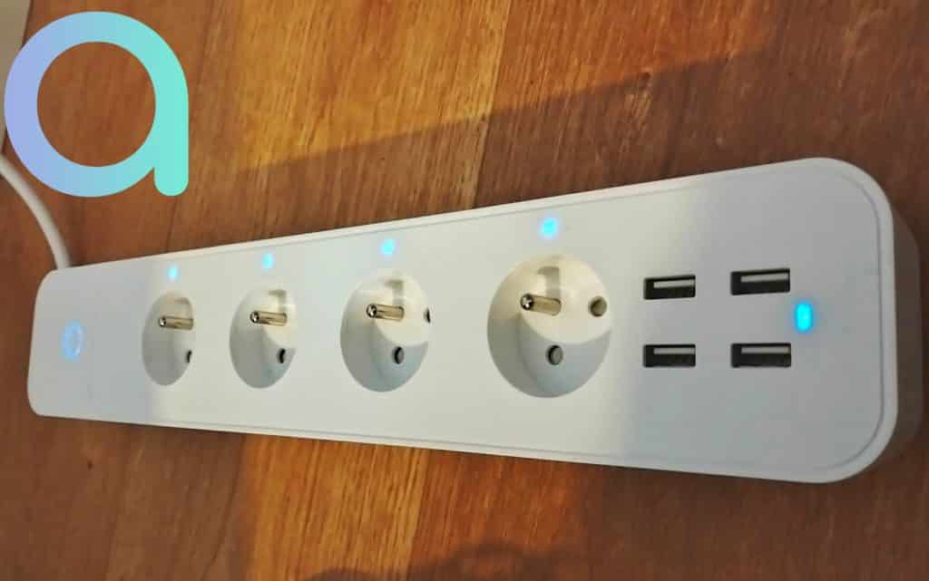 Ici toutes les prises et ports USB de la Nityam sont activés