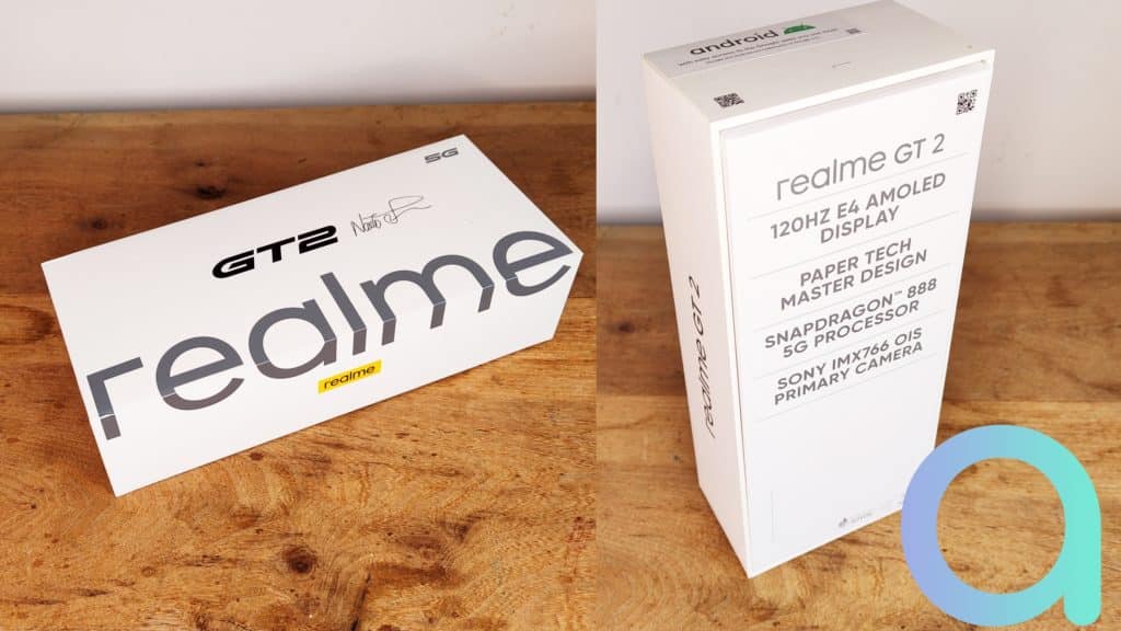 Realme offre un packaging tout blanc pour son nouveau smartphone GT2