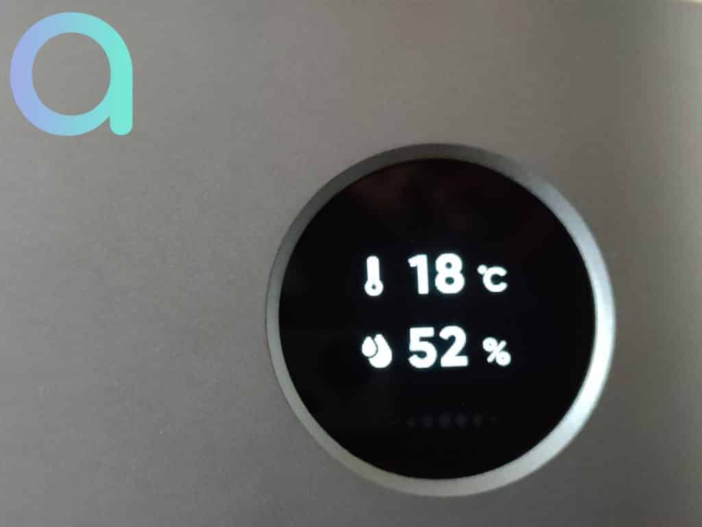 Relevé de température et humidité affichés sur l'écran OLED du purificateur d'air Jya Fjord de Xiaomi