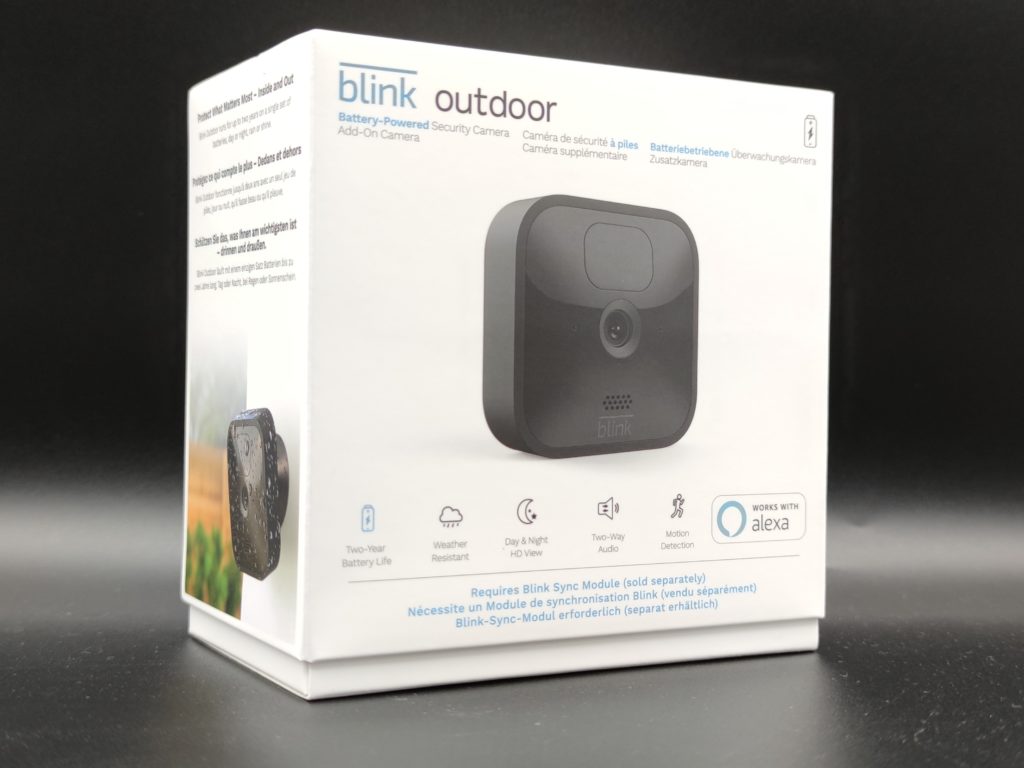 Les pictogrammes présents à l'avant du coffret indiquent les fonctionnalités de la Blink Outdoor