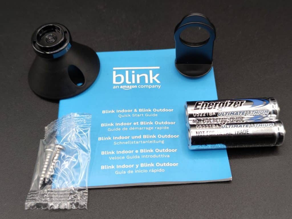 Les accessoires fournis avec la caméra Blink Outdoor
