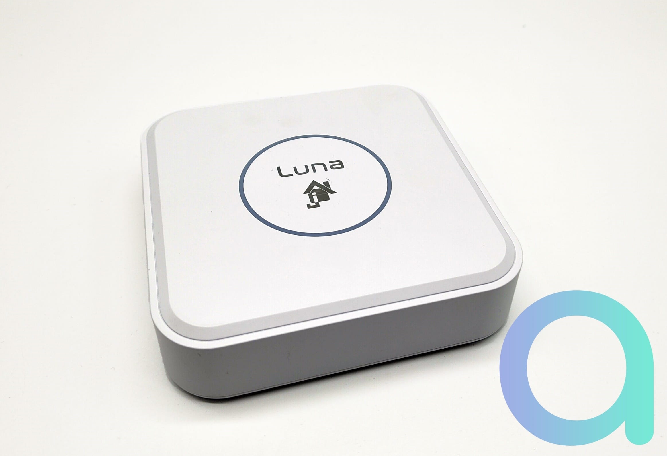 Test Jeedom Luna : une box domotique polyvalente compatible Matter – Les  Alexiens