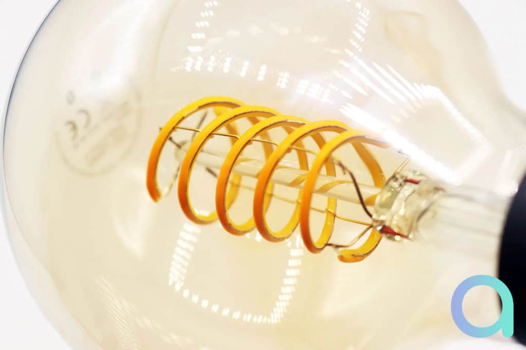 Exemples de LED COG sur une ampoule connectée ZigBee