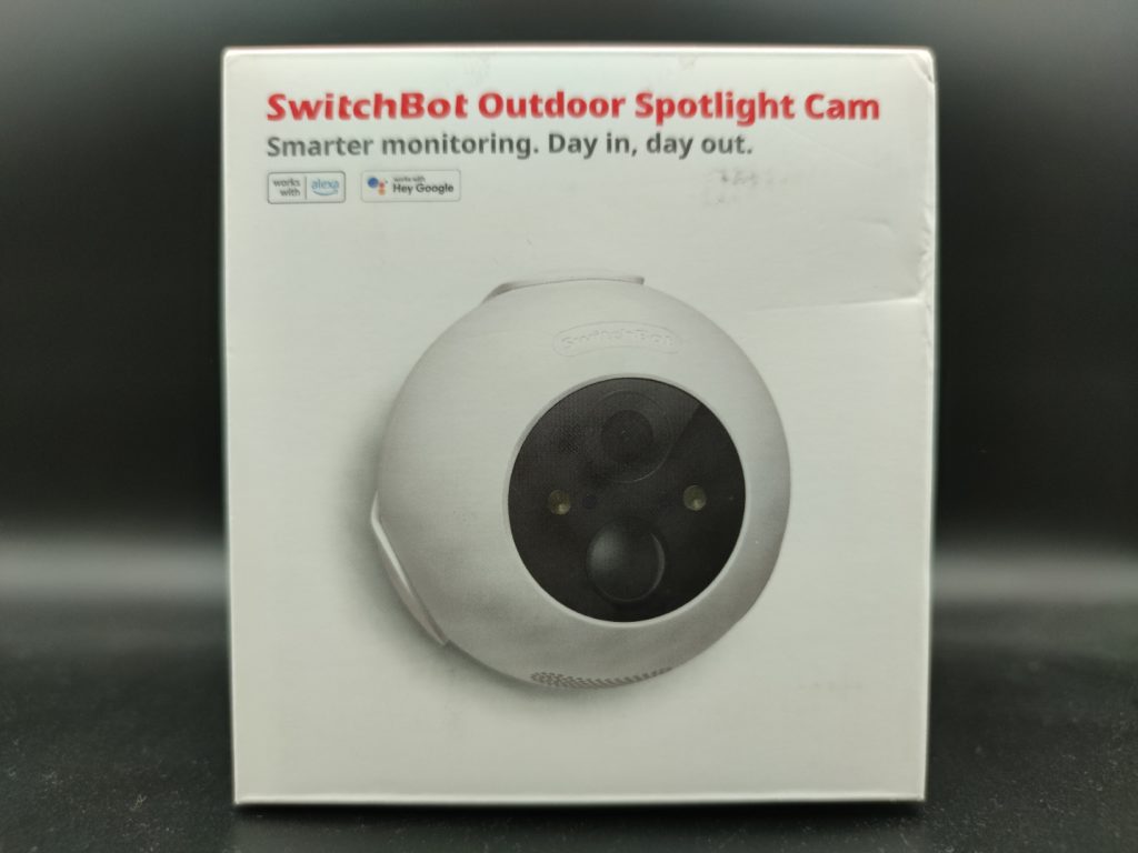 Un petit packaging cubique pour cette caméra boule extérieure de SwitchBot