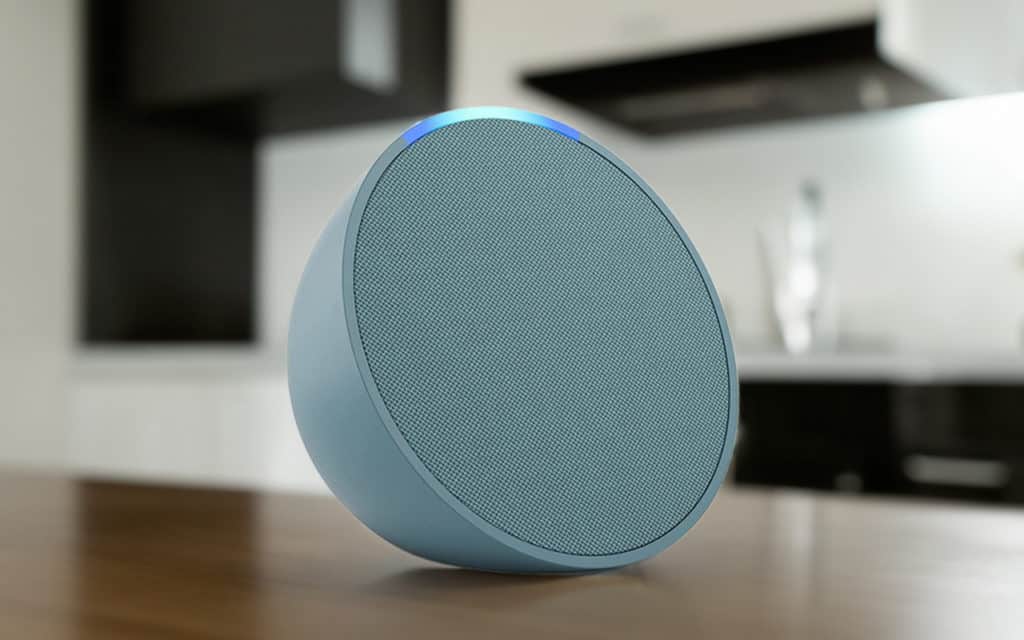 Echo Pop est une enceinte Alexa au design et coloris sympathiques