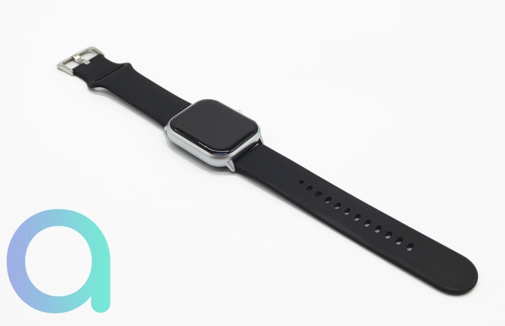 la Ice Watch Ice Smart One a un cadran carré