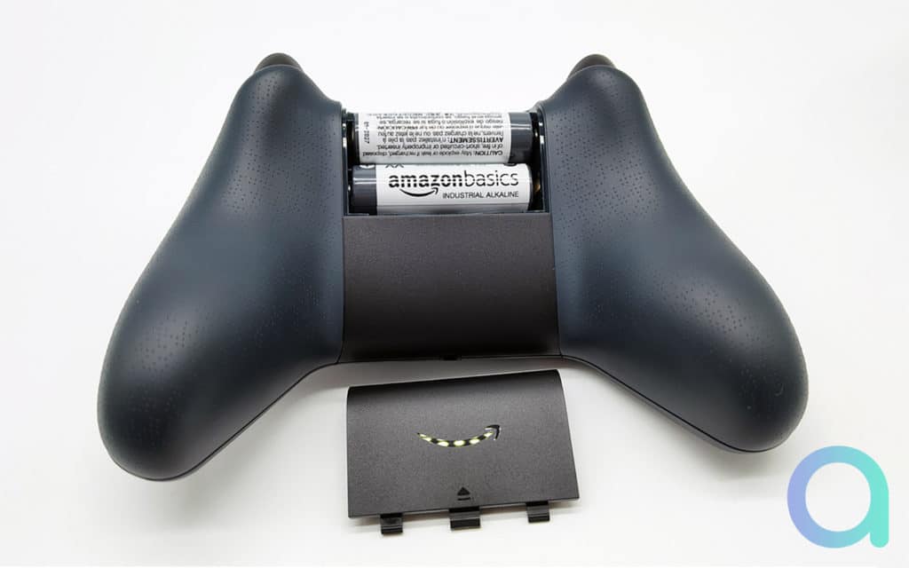 La manette Luna fonctionne avec des piles