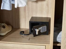 Yale présente un nouveau mini coffre-fort nomade pour les voyages